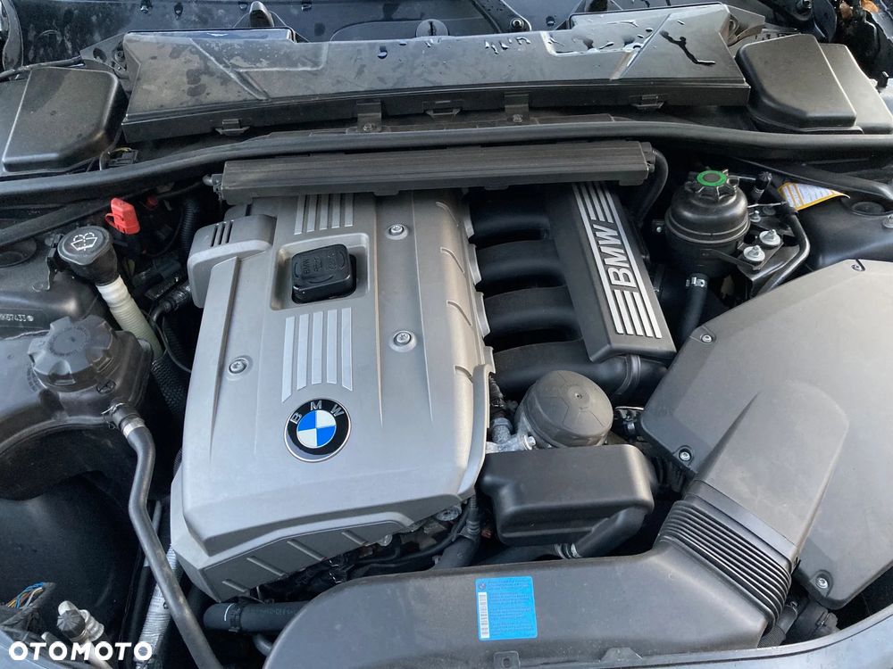 BMW Seria 3 325i - 12