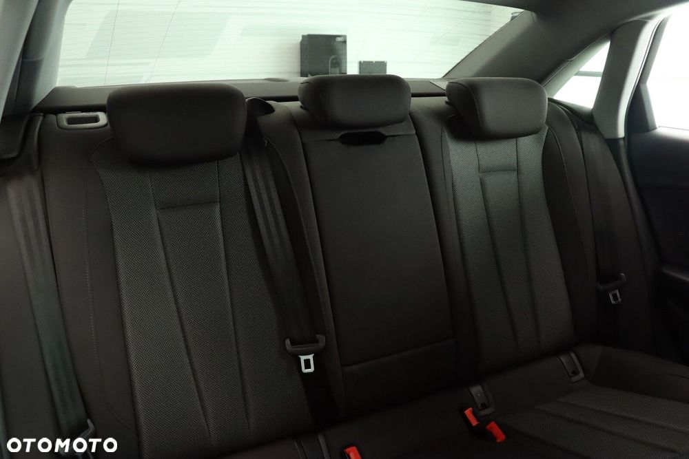 Audi A4 Limousine - 13