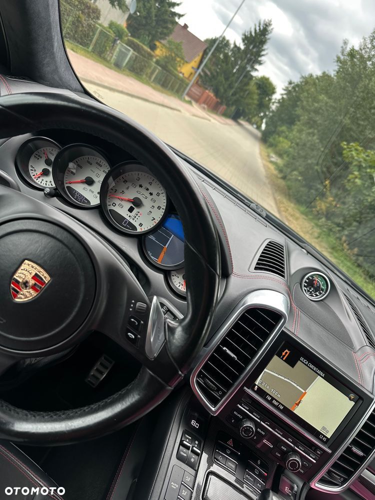 Porsche Cayenne GTS - 14