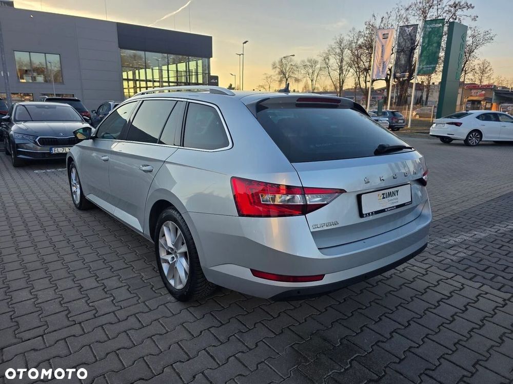 Skoda Superb 2.0 TDI SCR Ambition DSG - 5