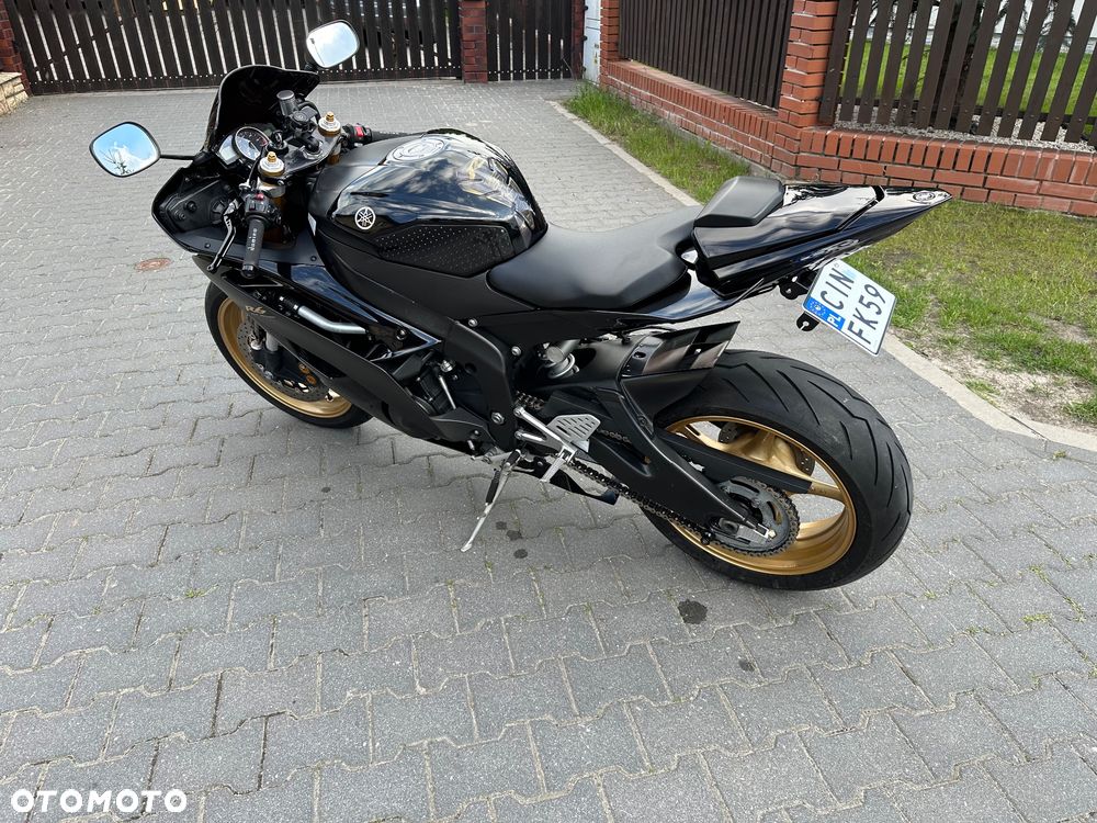 Yamaha R6 - 4