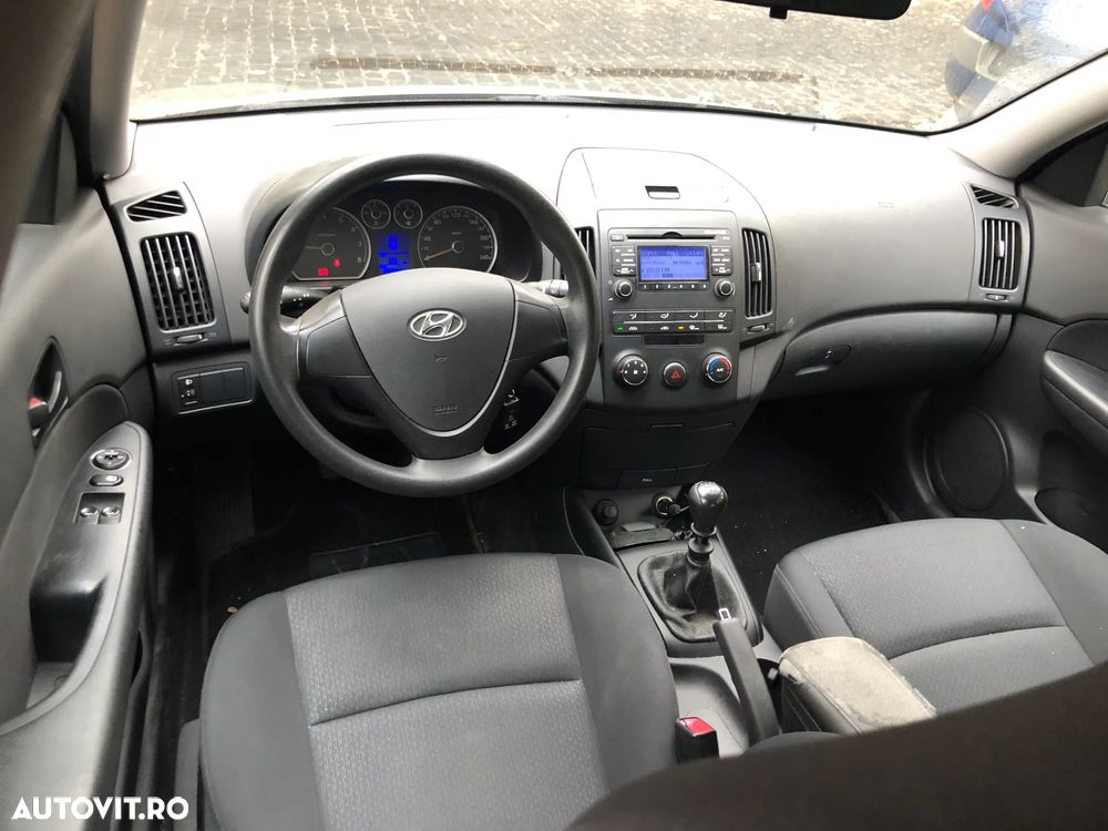Dezmembrez Hyundai I30 2008 gri benzina gri inchis - 15