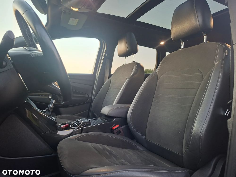 Ford Kuga 2.0 TDCi 2x4 ST-Line - 18