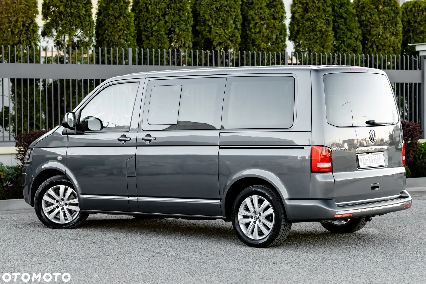 Volkswagen Multivan - 16
