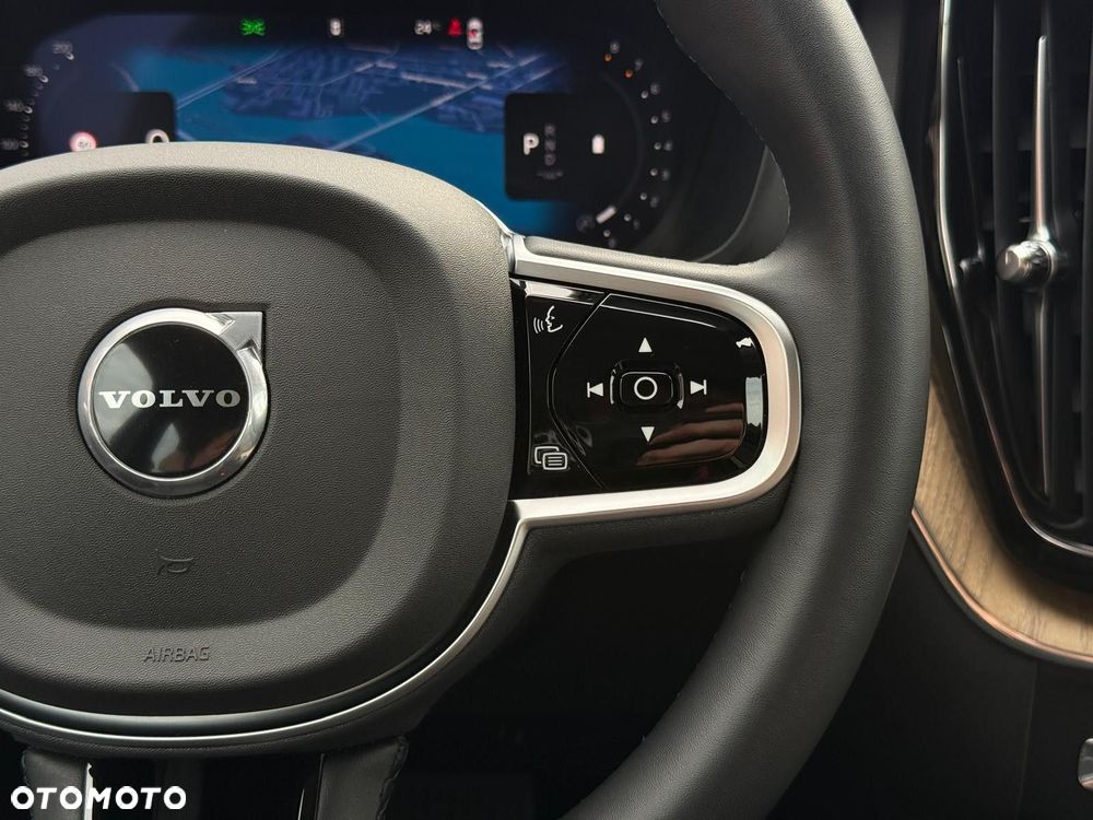 Volvo XC 60 B5 B AWD Plus Dark - 15