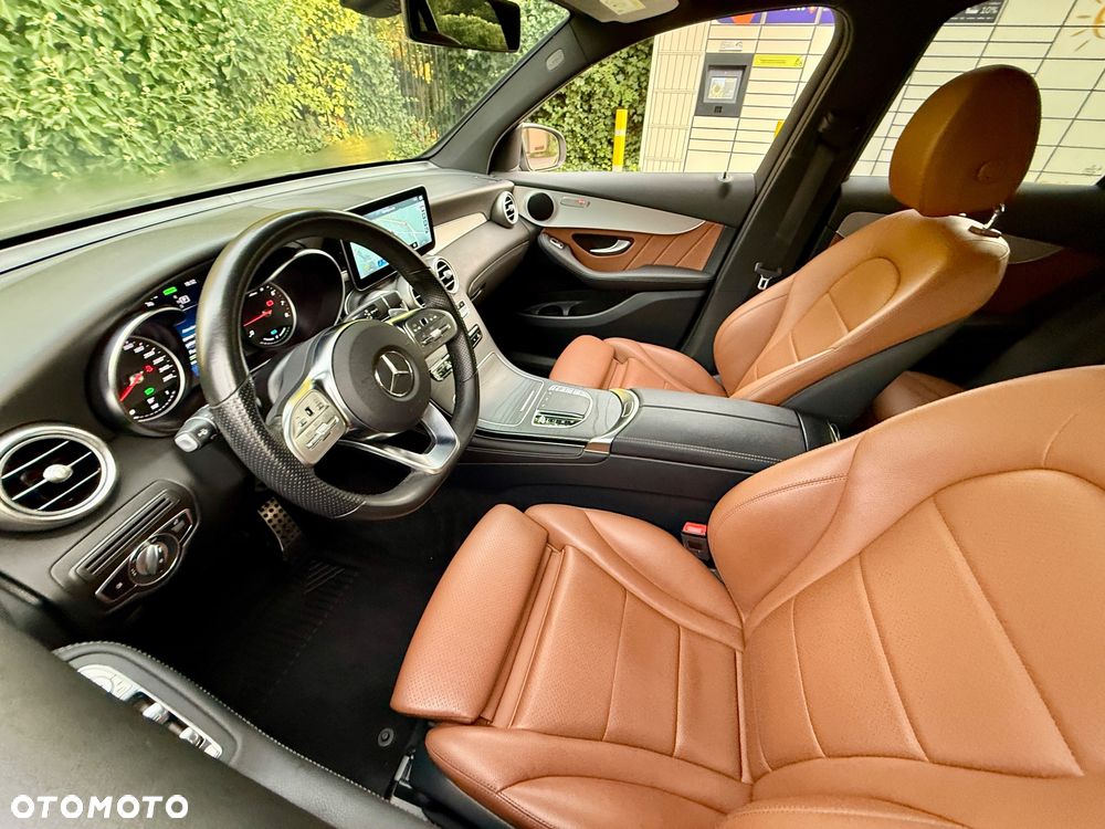 Mercedes-Benz GLC 200 4Matic 9G-TRONIC AMG Line Plus - 11