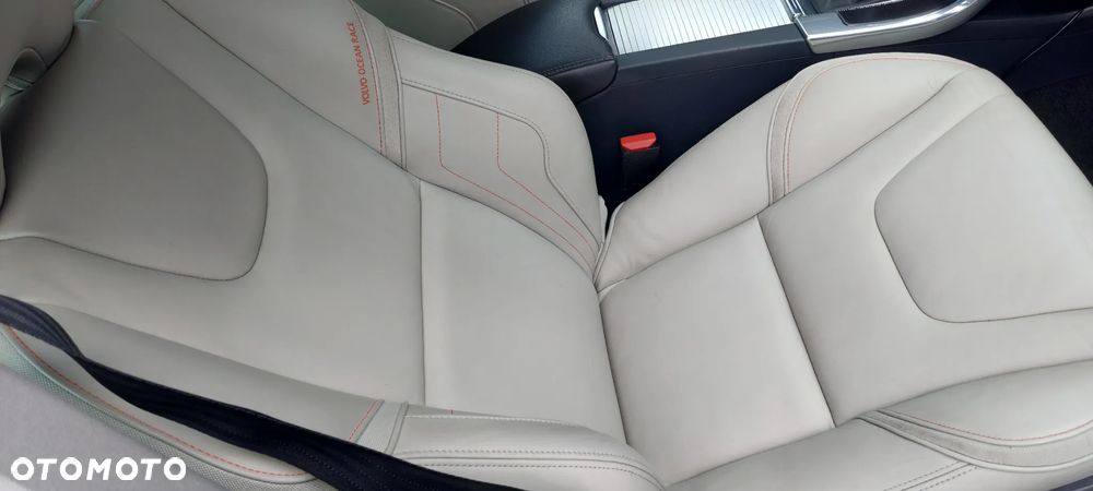 Volvo XC 60 D4 Drive-E Ocean Race - 21