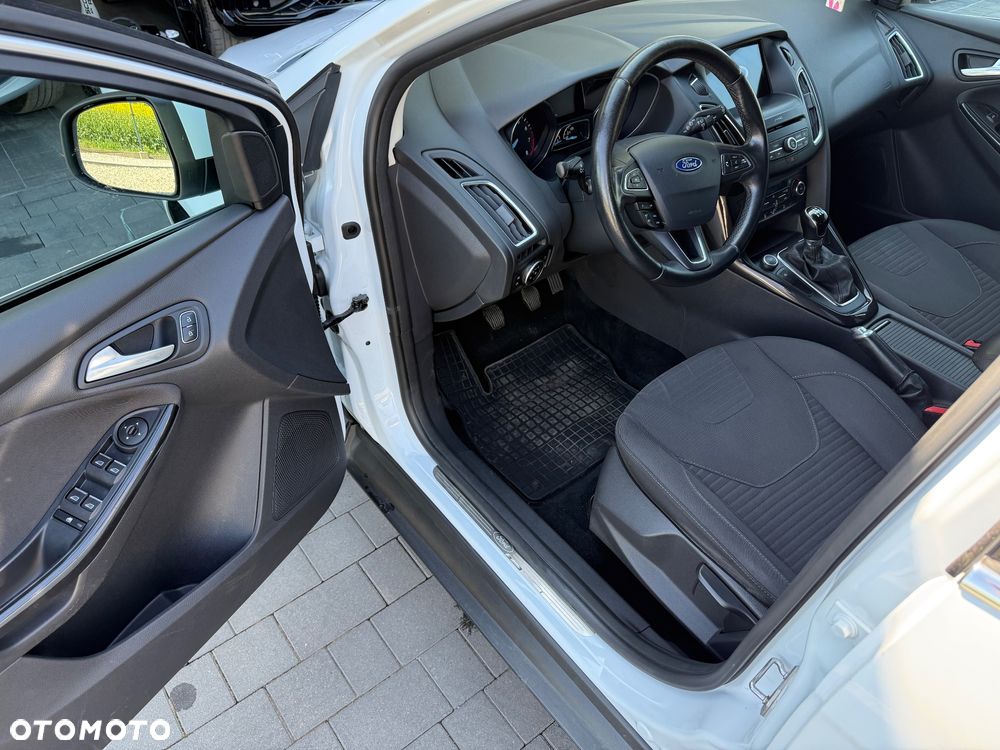 Ford Focus 1.0 EcoBoost Titanium - 17