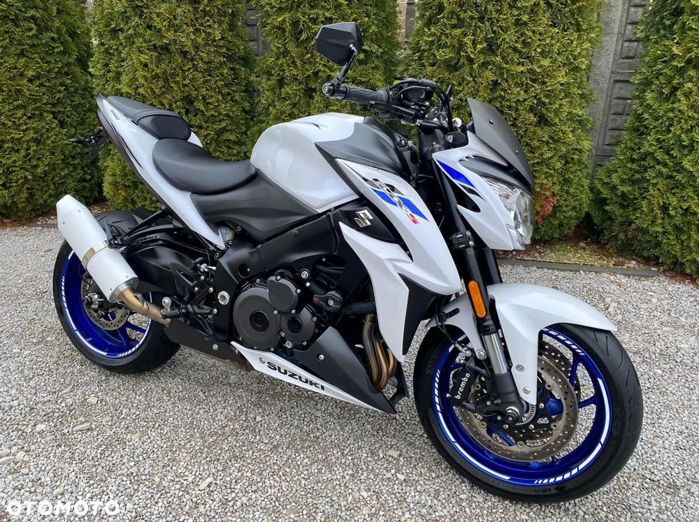 Suzuki GSX - 1