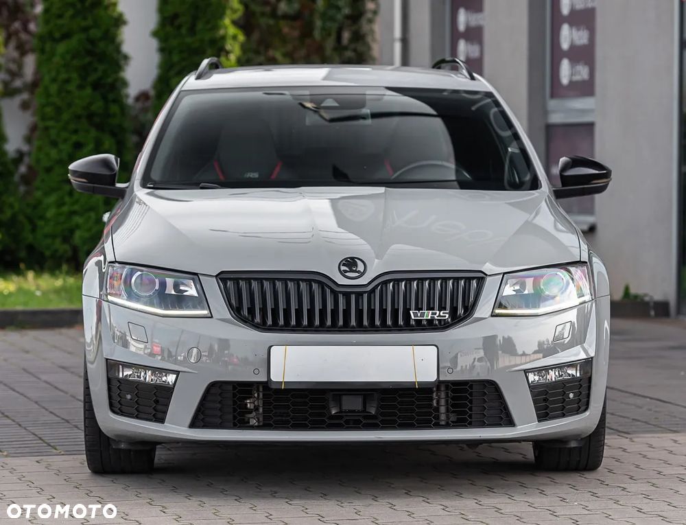 Skoda Octavia Combi 2.0 TSI DSG RS - 4