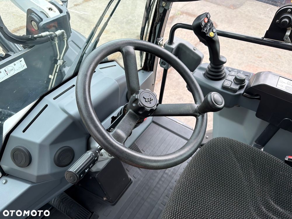 Bobcat Ładowarka kołowa L85 - 35