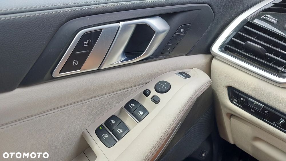 BMW X5 xDrive45e - 14