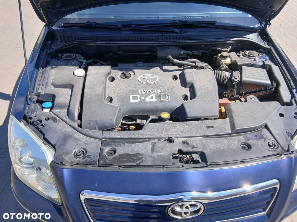 Toyota Avensis - 4