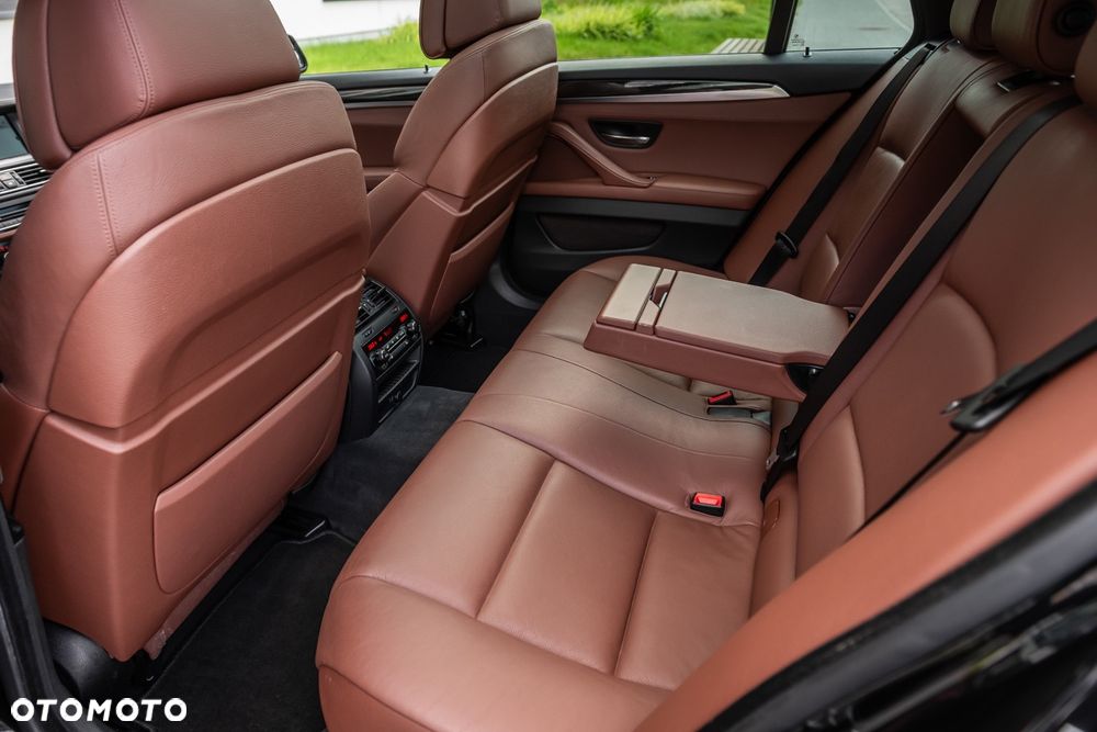 BMW Seria 5 M550d xDrive - 31