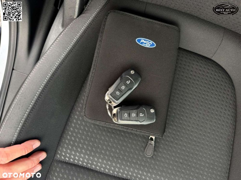 Ford Focus - 32