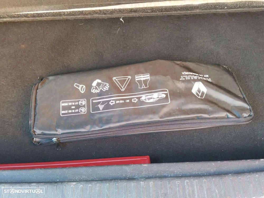 Renault Clio Sport Tourer 0.9 TCe Limited - 11