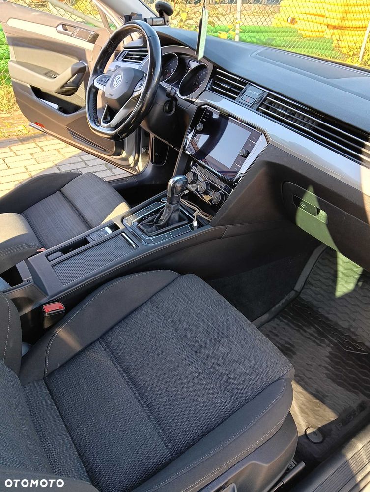 Volkswagen Passat - 8