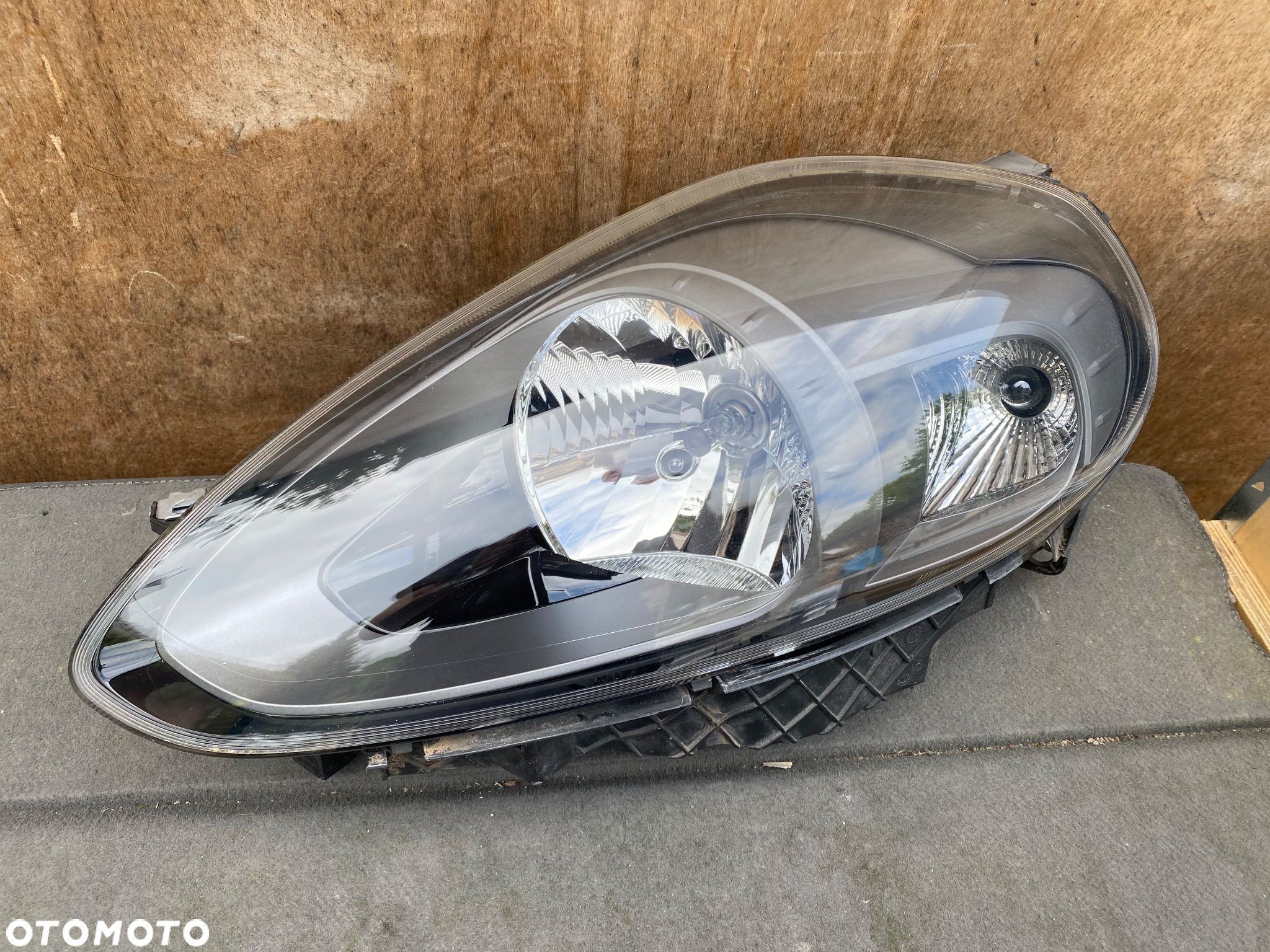 lampa fiat punto evo lewa eu - 1