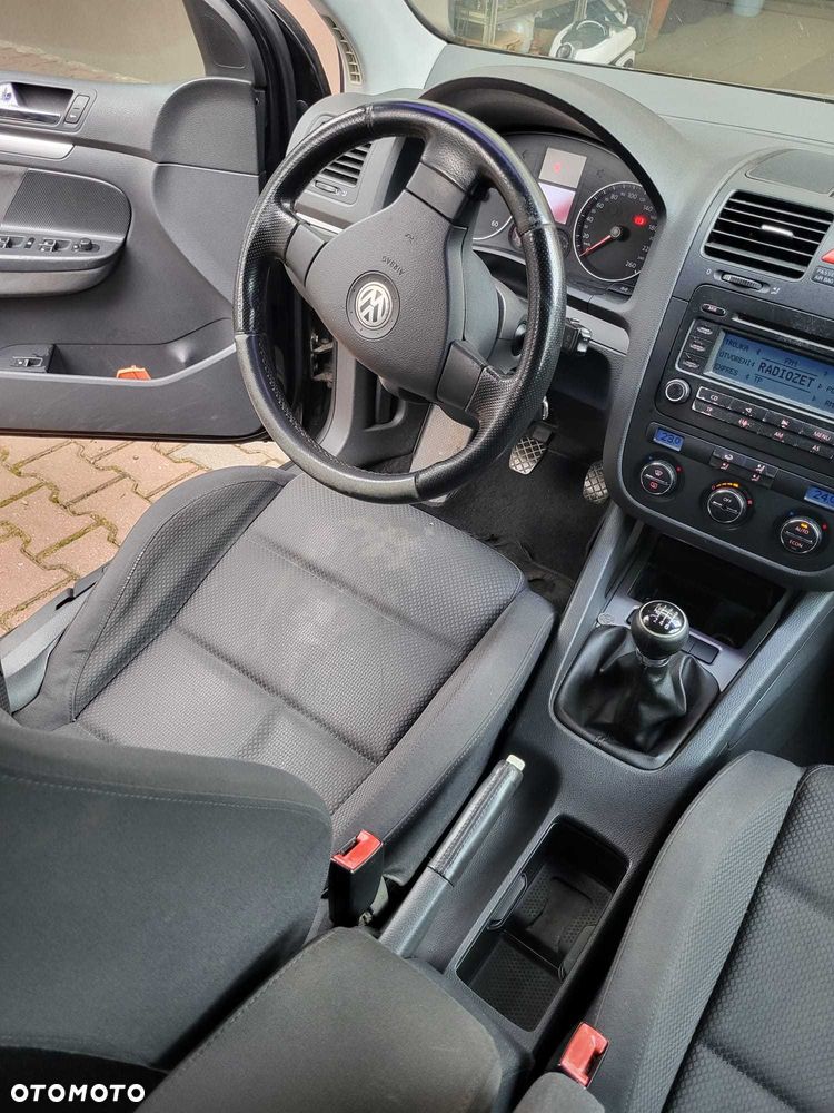 Volkswagen Golf - 5