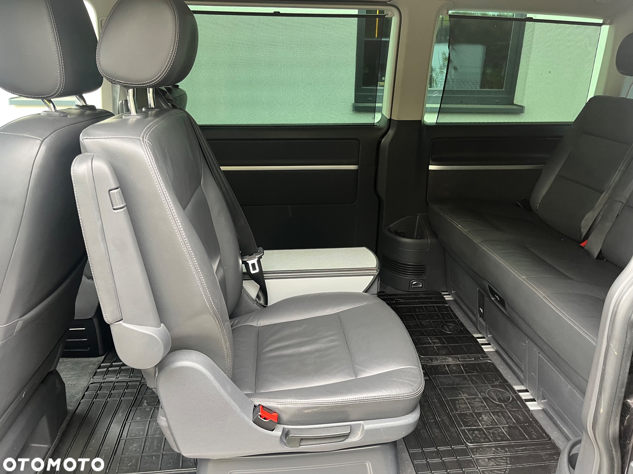 Volkswagen Multivan - 7