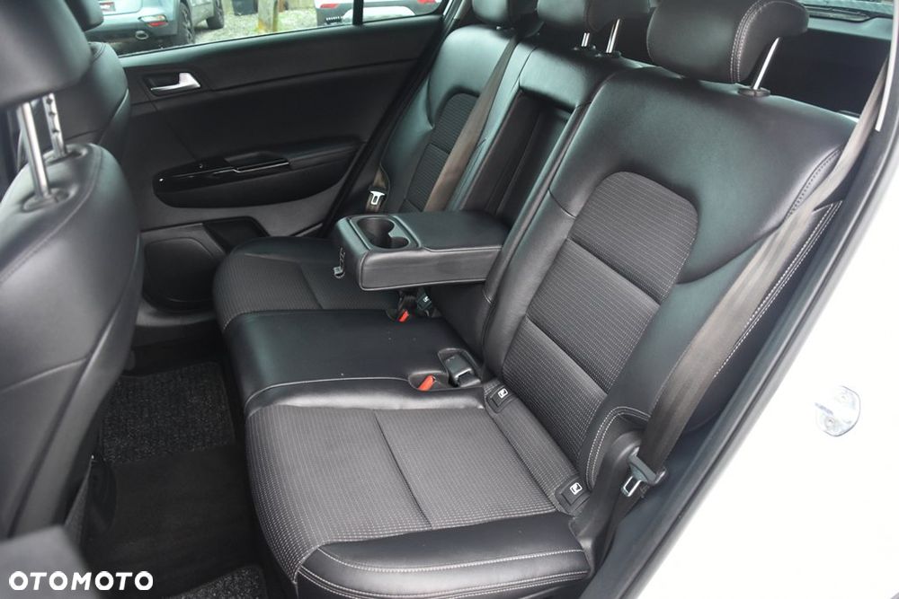 Kia Sportage 1.6 CRDI MHEV Black Edition 2WD DCT - 20