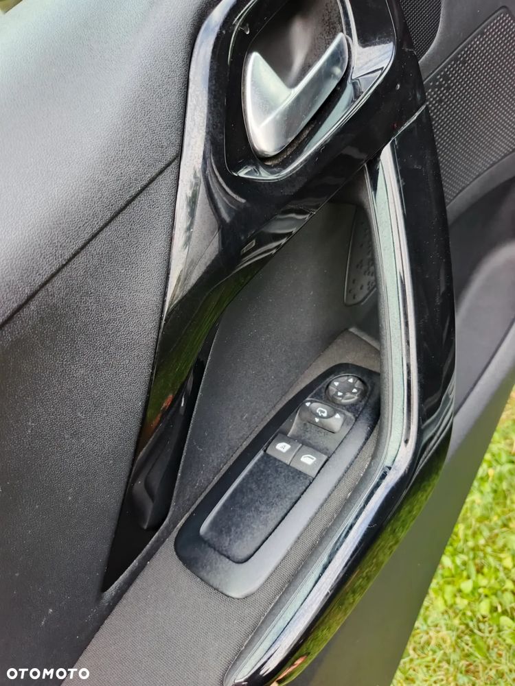 Peugeot 208 1.2 PureTech Style - 9