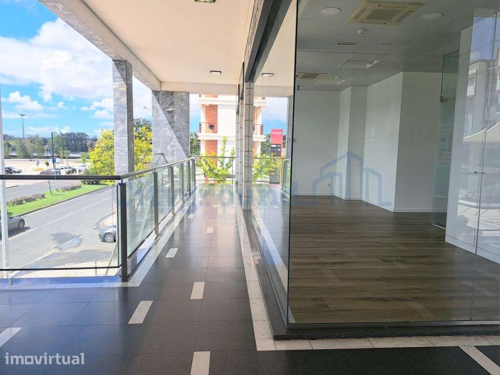 Loja para Investimento ou implantação de negócio - Localização priv... - Grande imagem: 2/22