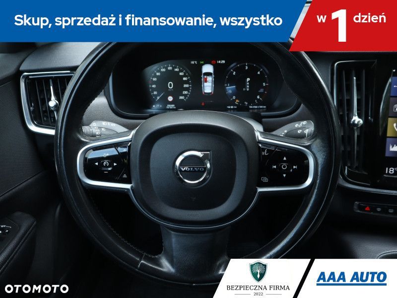 Volvo V90 Cross Country - 18