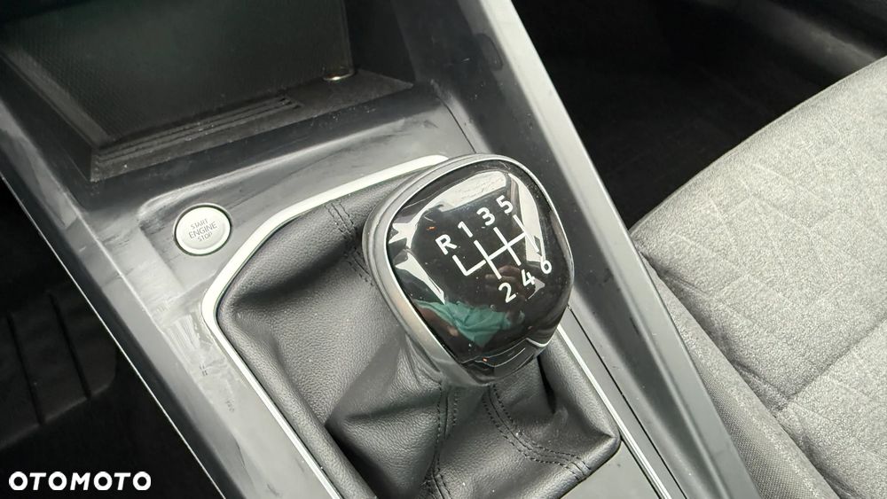 Volkswagen Golf - 25