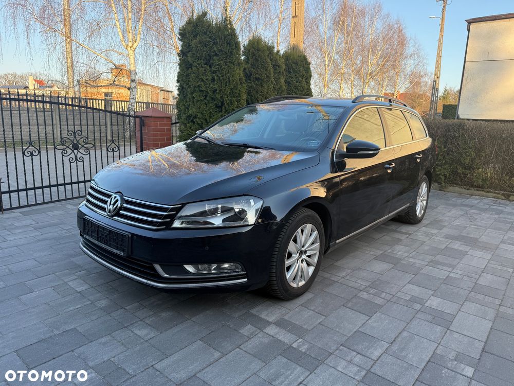 Volkswagen Passat - 1