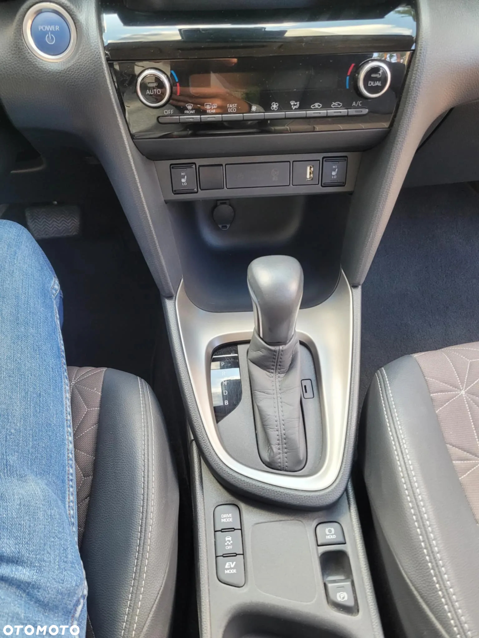Toyota Yaris Cross Hybrid 1.5 Premiere Edition - 23