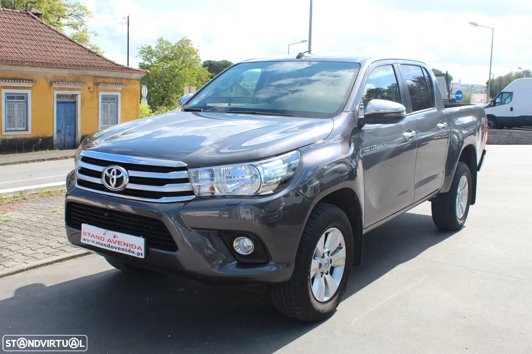 Toyota Hilux 2.4 D-4D 4WD CD Tracker - 1