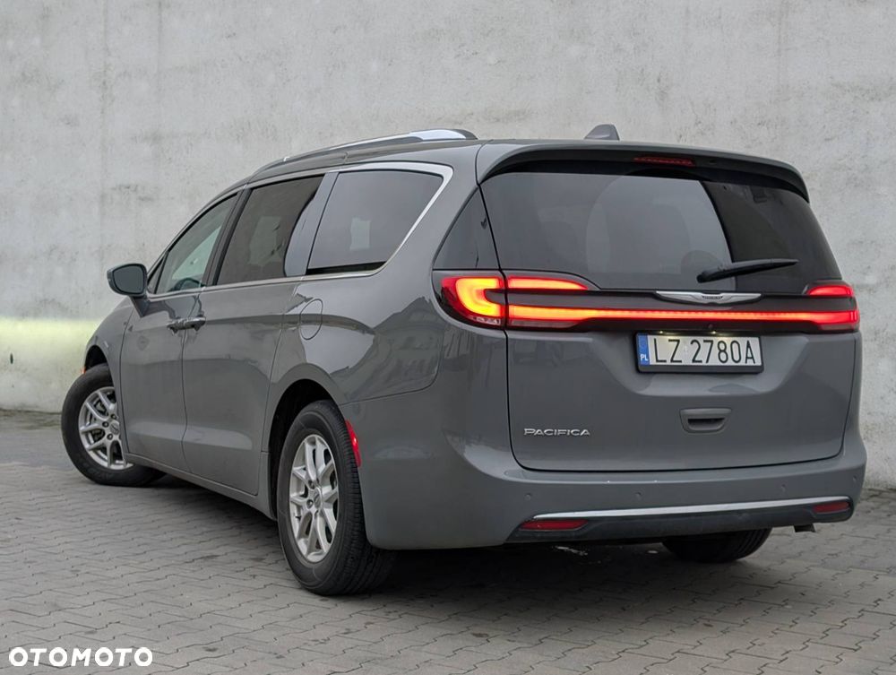 Chrysler Pacifica - 4