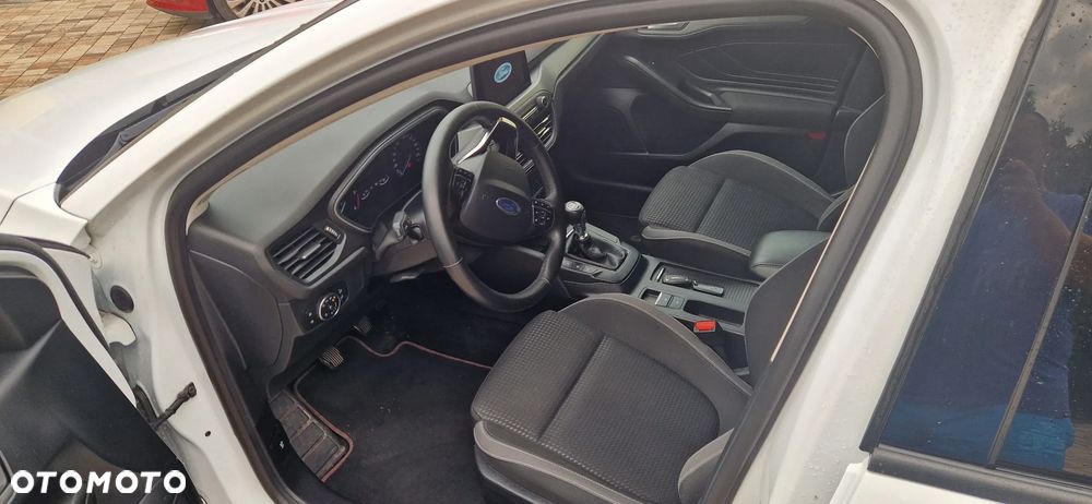 Ford Focus 1.5 EcoBlue Connected - 6