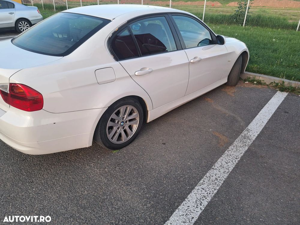 BMW Seria 3 318i - 10
