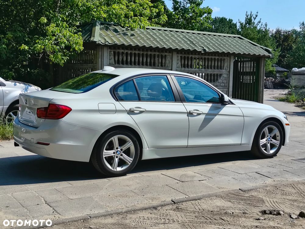 BMW Seria 3 320i Sport-Aut Luxury Line - 20