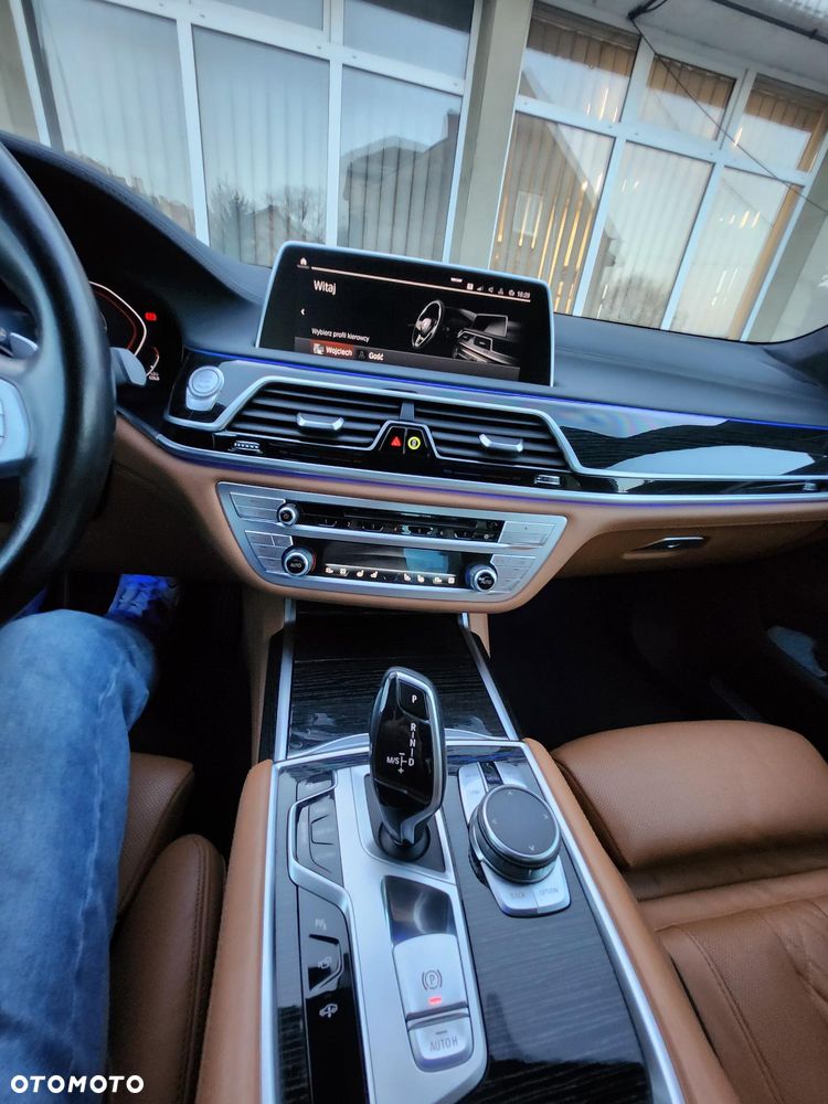BMW Seria 7 - 11