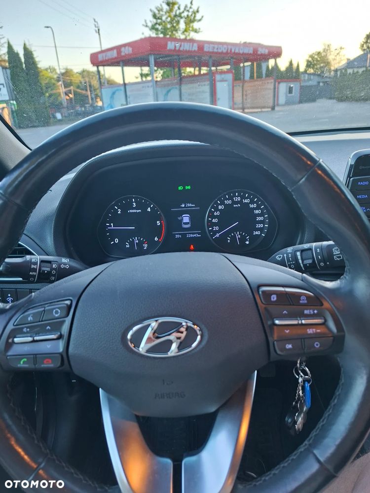 Hyundai i30 1.6 D Classic + - 13