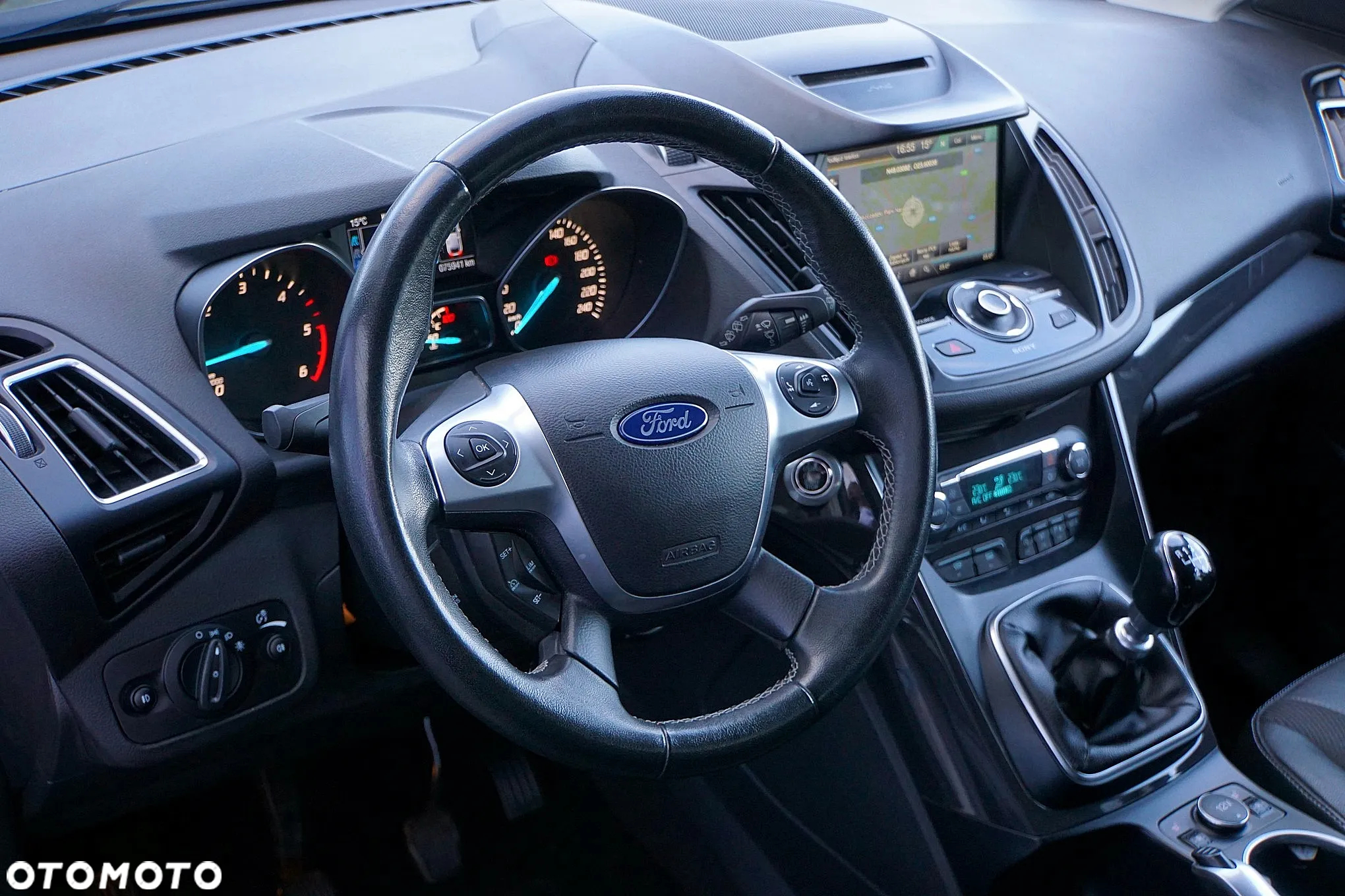 Ford Kuga 2.0 TDCi 4x4 ST-Line - 29