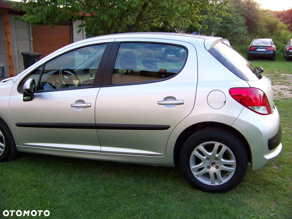 Peugeot 207 1.4 HDi Trendy - 6