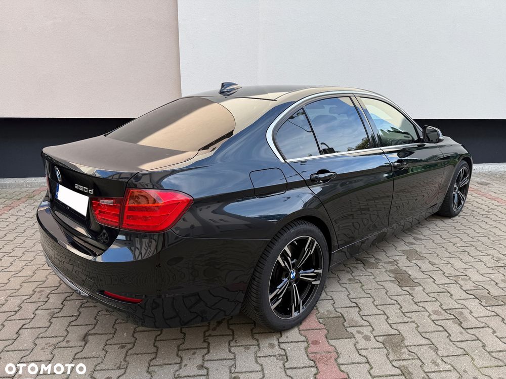 BMW Seria 3 330d Sport-Aut Luxury Line - 4