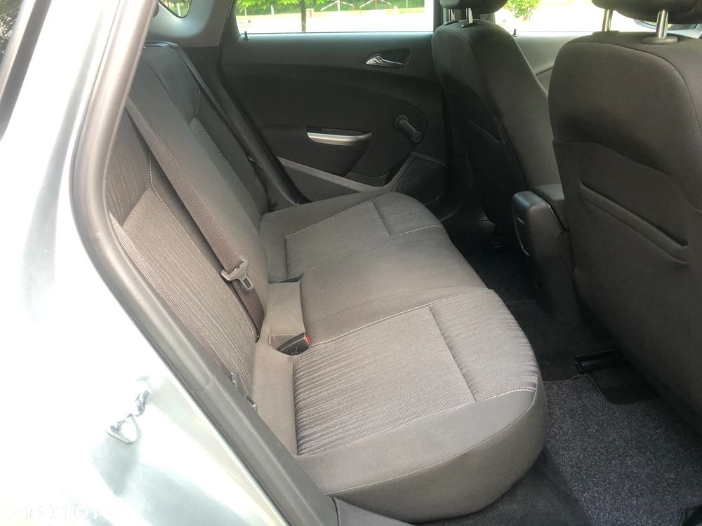 Opel Astra 1.4 Turbo - 32