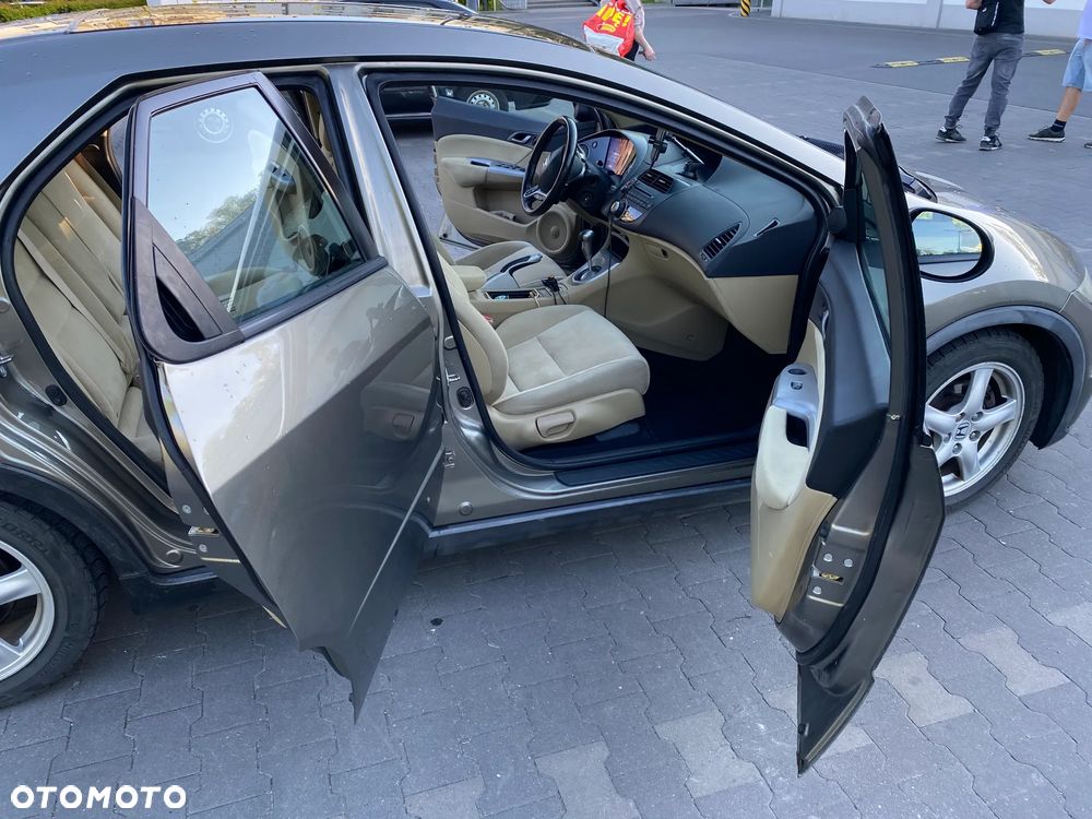 Honda Civic 1.8 Executive - 18