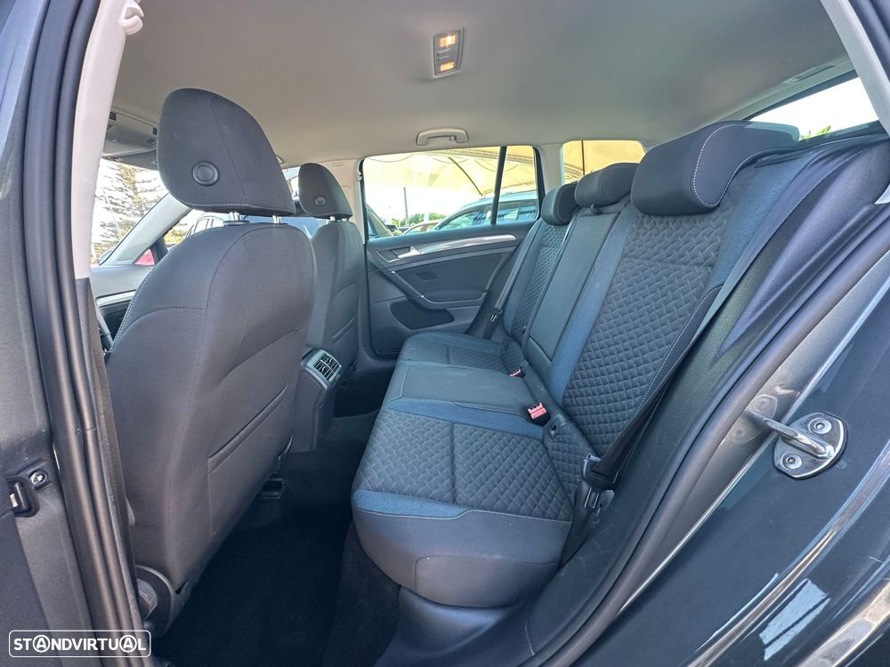 VW Golf Variant 1.6 TDi SCR IQ.DRIVE - 22