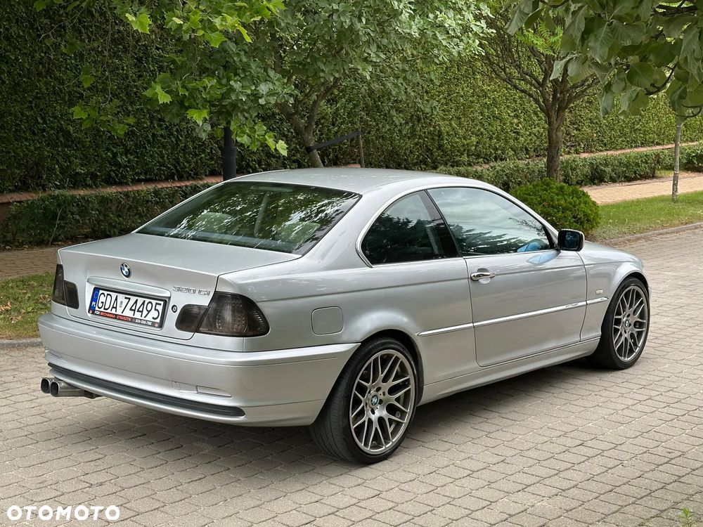BMW Seria 3 320i - 4
