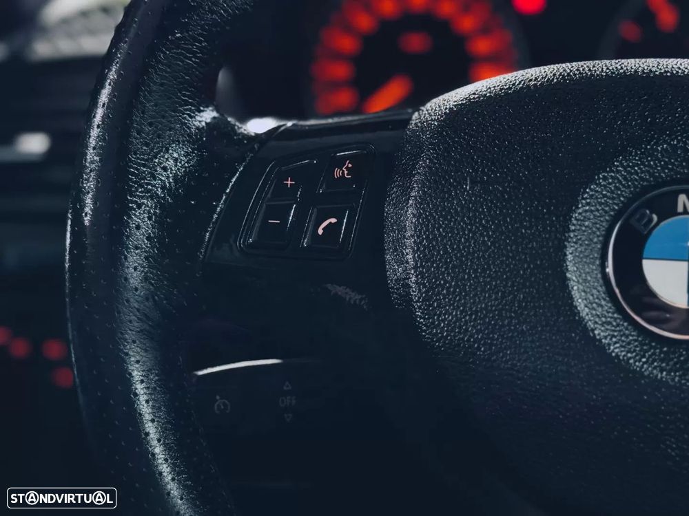 BMW 118 d Pack M - 23