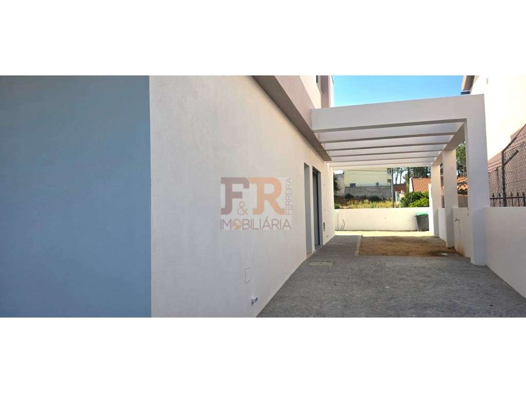 Moradia Térrea T3 +1 com Piscina. Pinhal do General. Fernão Ferro - Grande imagem: 5/29