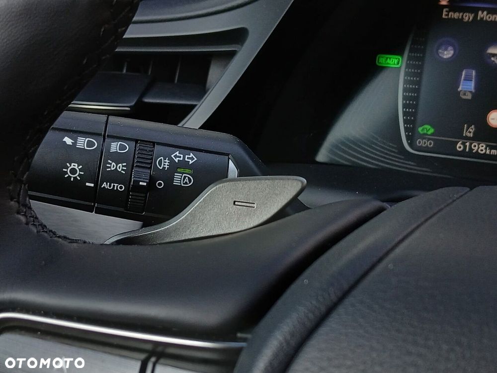 Lexus ES 300h Business Edition - 40