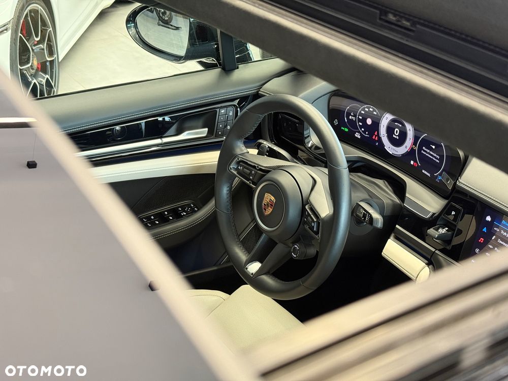 Porsche Panamera GTS - 16