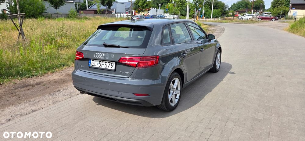 Audi A3 Sportback 1.6 TDI S tronic - 3